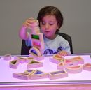 Tęczowe klocki sensoryczne dla dzieci