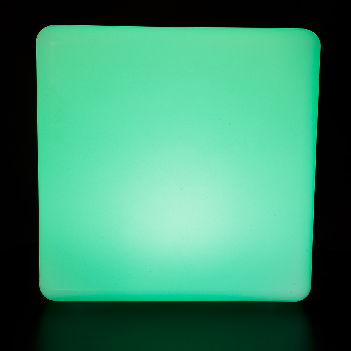 Świetlisty kolorowy sześcian