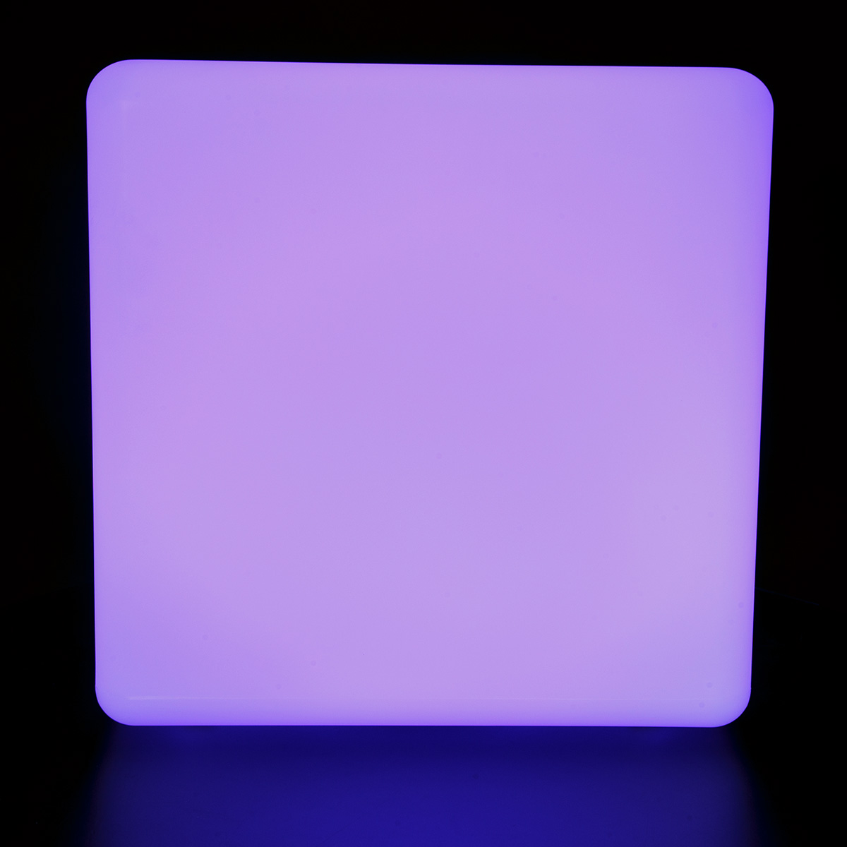 Świetlisty kolorowy sześcian