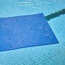 Sport-Thieme mata pływająca z otworami 95x60 cm